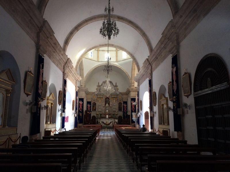 Interior of the Campeche Cathedral image. Click for full size.