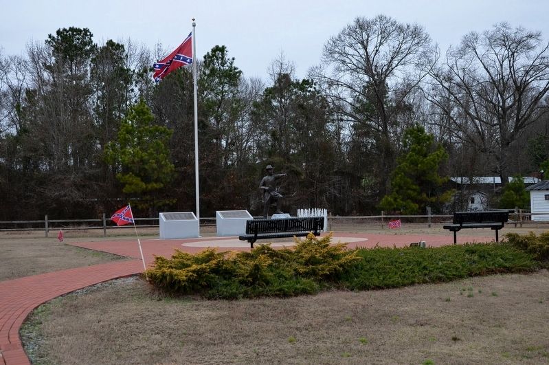 General Joseph E. Johnston Statue and Memorial Area image. Click for full size.