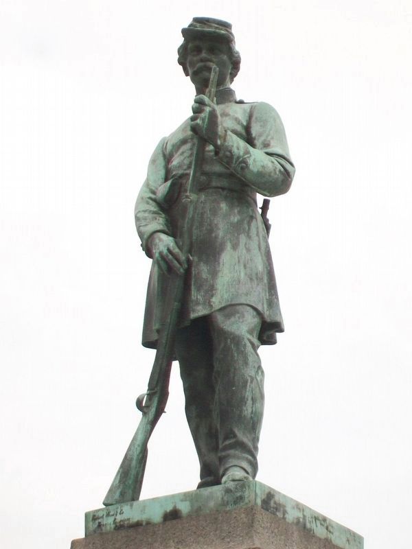 Wayne County Civil War Monument Statue. Click for full size. Wayne County Civil War Monument Statue image. Click for full size.