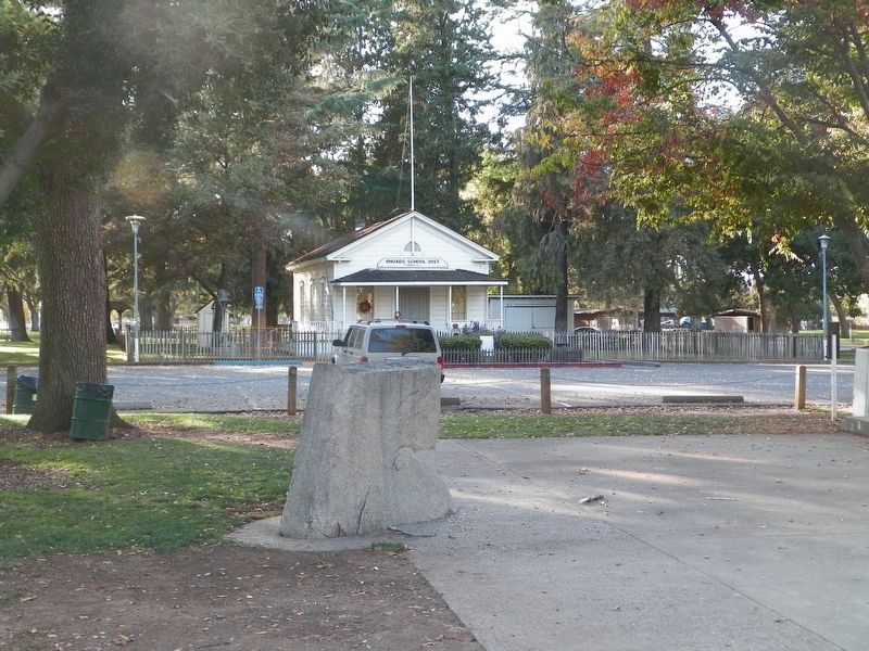 Elk Grove Park Monument image. Click for full size.