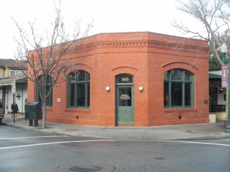 Farley Building and Marker. Click for full size. Farley Building and Marker image. Click for full size.