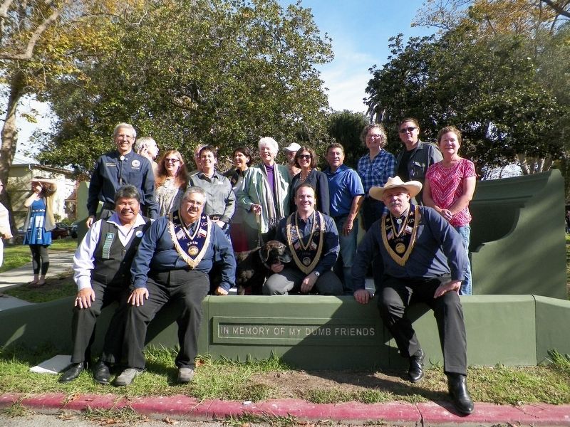 Native Sons Dedication Team & Community Members image. Click for full size.