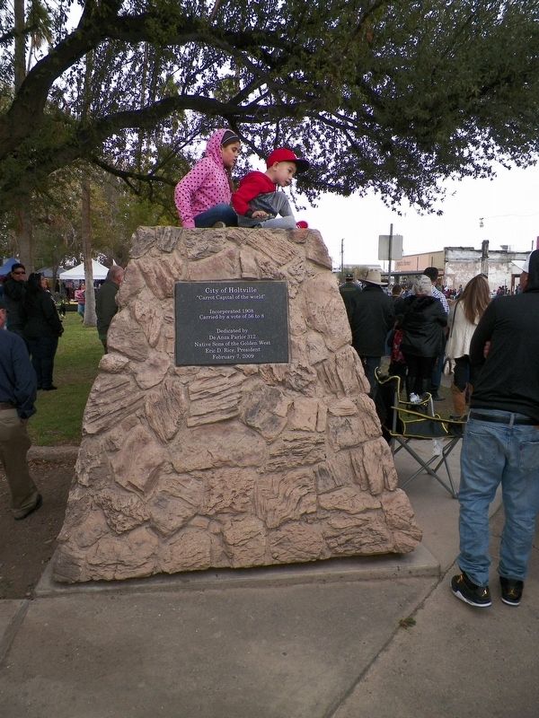 City of Holtville Monument image. Click for full size.