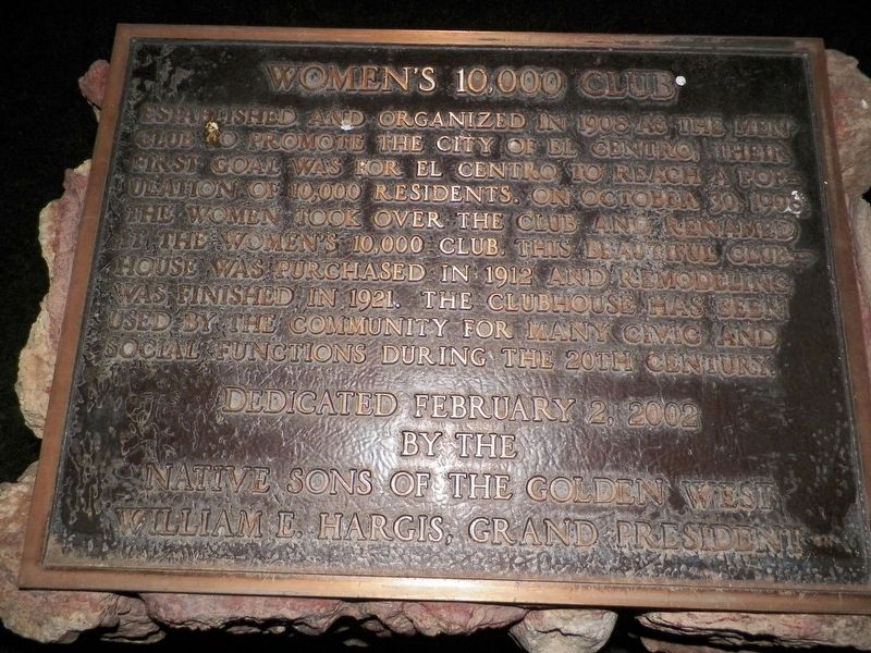 Women's 10,000 Club Marker image. Click for full size.