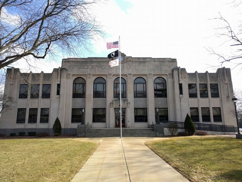 Tuscola County Courthouse image. Click for full size.