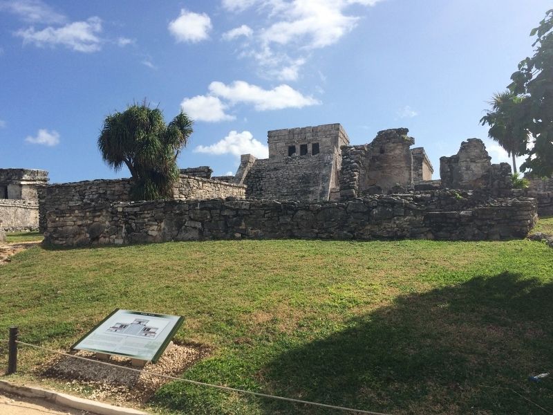 El Castillo temple mentioned in the marker text. image. Click for full size.