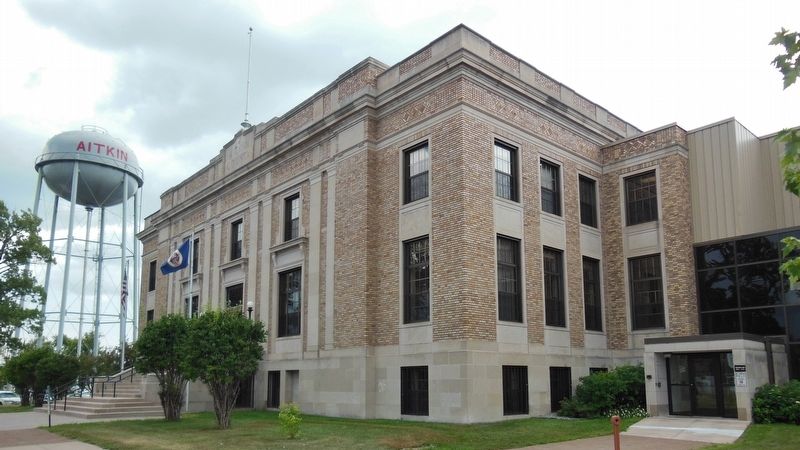 Aitkin County Courthouse (<b><i>corner view</b></i>) image. Click for full size.