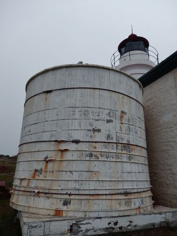 Battery Point Lighthouse (<b><i>water tank</b></i>) image. Click for full size.