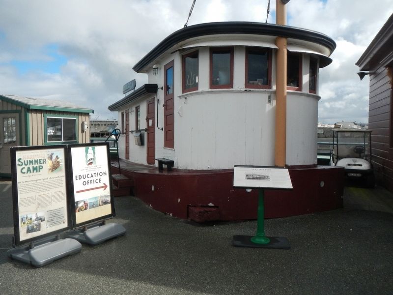 Tug <i>Sea Fox</i> and Marker. Click for full size. Tug <i>Sea Fox</i> and Marker image. Click for full size.