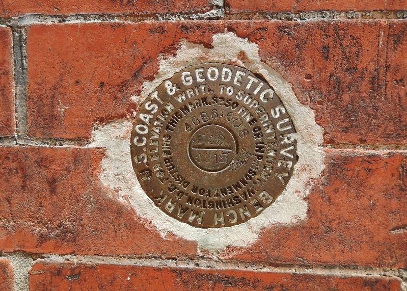 Federal Government Building (1888-1970) (<b><i>Geodetic Bench Mark</b></i>). Click for full size. Federal Government Building (1888-1970) (<b><i>Geodetic Bench Mark</b></i>) image. Click for full size.