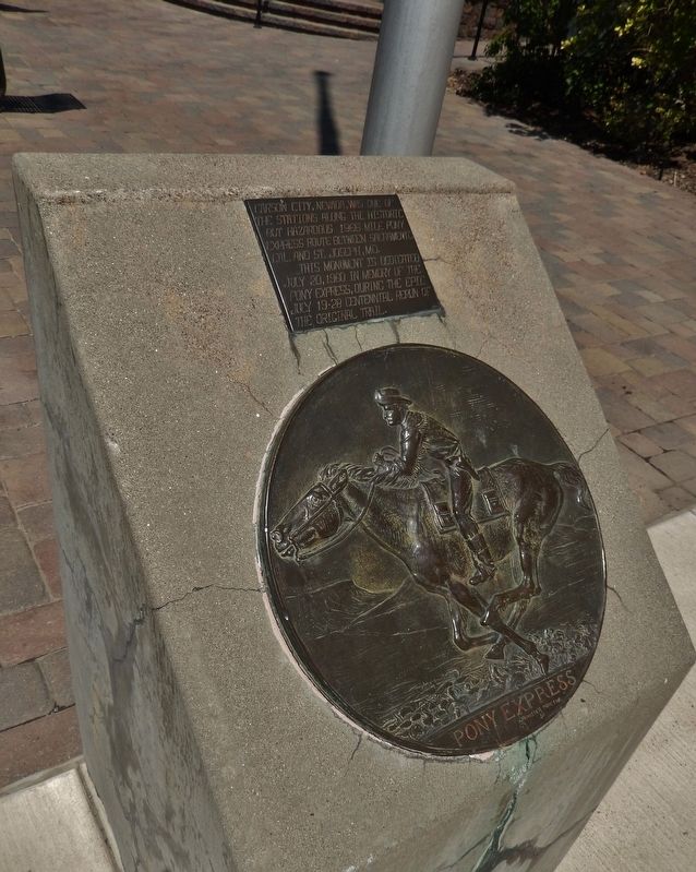 Pony Express Monument image. Click for full size.