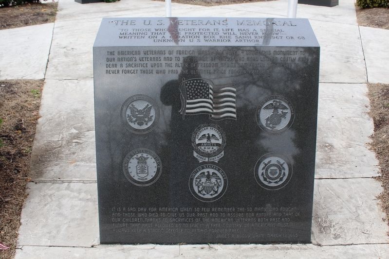 The U.S. Veterans Memorial Marker image. Click for full size.