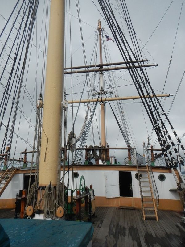 The Main Mast and Fiferail image. Click for full size.
