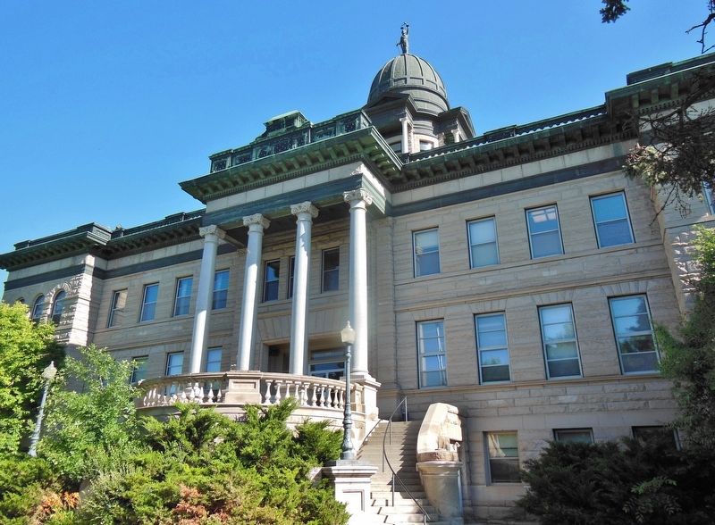 Cascade County Courthouse (<b><i>entrance</b></i>) image. Click for full size.