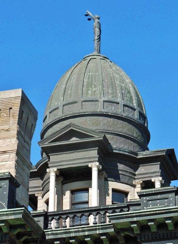 Cascade County Courthouse (<b><i>copper dome</b></i>) image. Click for full size.