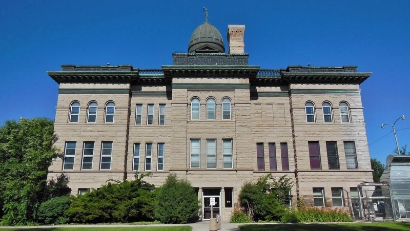 Cascade County Courthouse (<b><i>north side</b></i>) image. Click for full size.