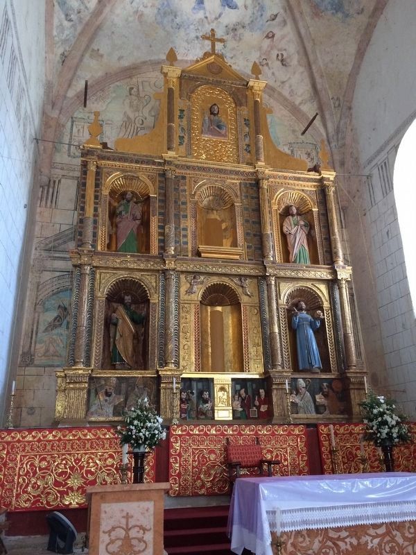The main altarpiece and the mural behind it, as mentioned in the marker text. image. Click for full size.