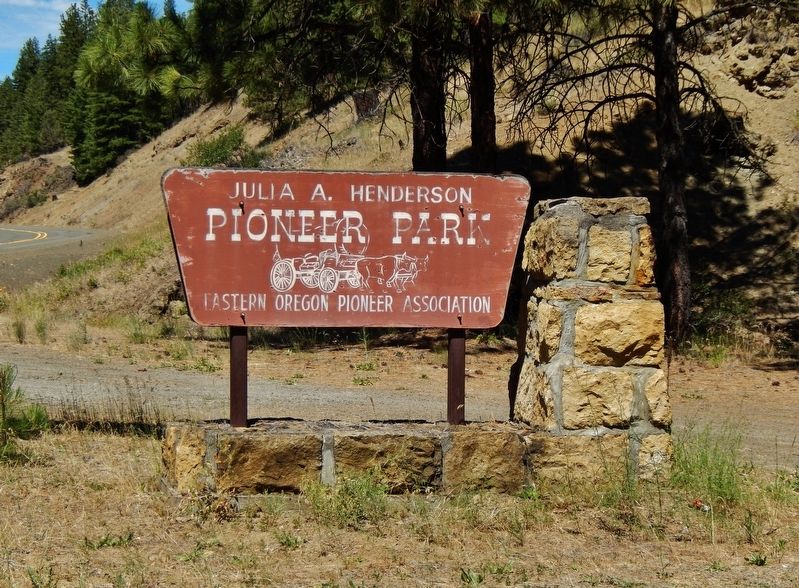Julia Henderson Pioneer Park Sign image. Click for full size.