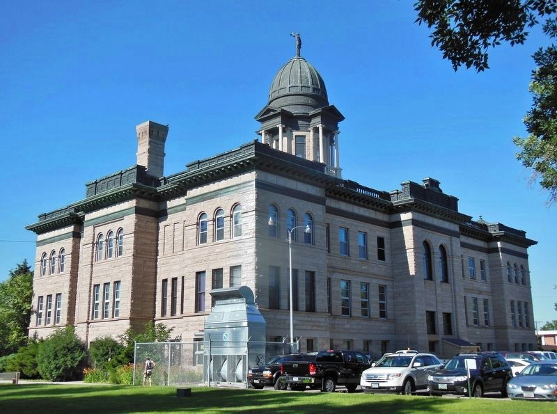 Cascade County Courthouse (<b><i>northeast corner view</b></i>) image. Click for full size.