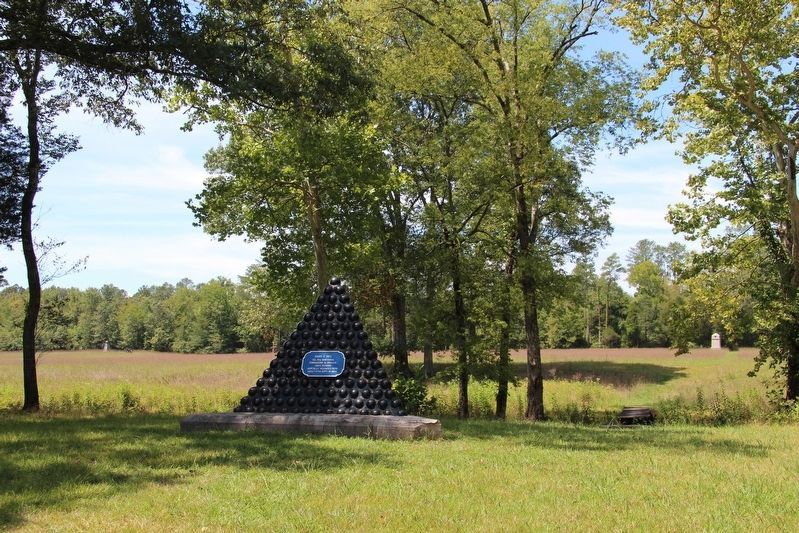 Hans C. Heg Memorial Shell Monument image. Click for full size.