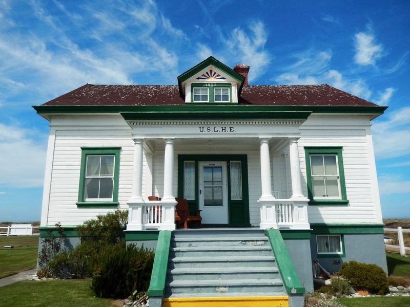 New Dungeness Light Station Keeper's House image. Click for full size.