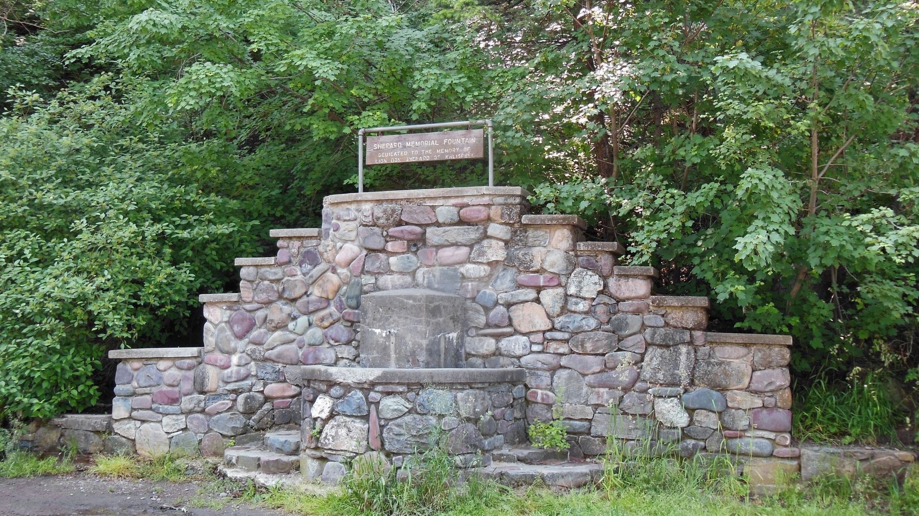 Shepard Memorial Fountain (<b><i>near the marker</b></i>). Click for full size. Shepard Memorial Fountain (<b><i>near the marker</b></i>) image. Click for full size.