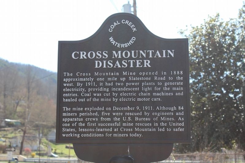 Cross Mountain Disaster Marker image. Click for full size.