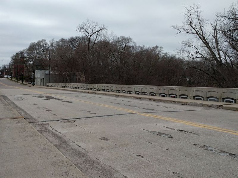 Current Cross Street Bridge image. Click for full size.