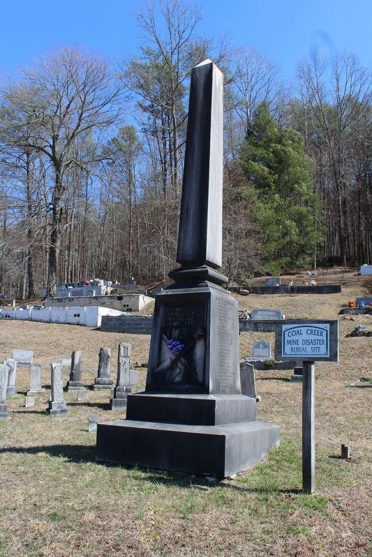 Miners' Circle Cemetery image. Click for full size.