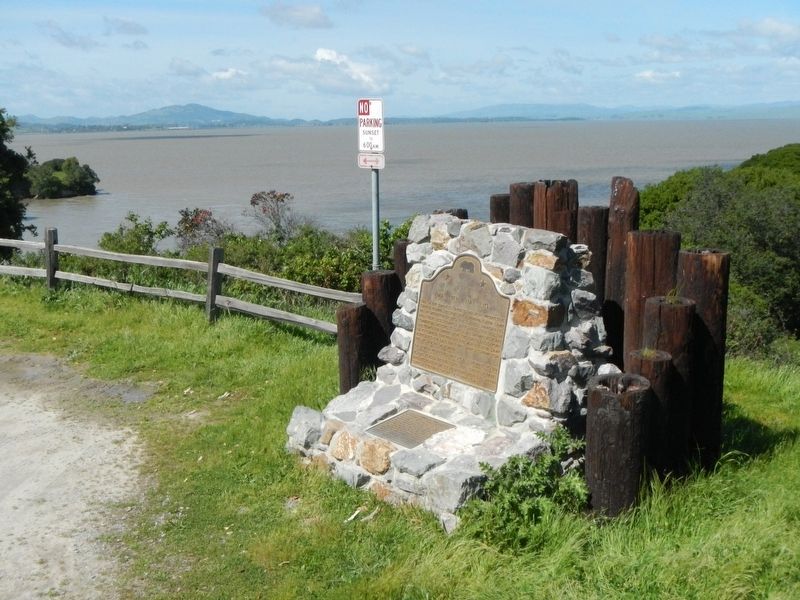 Wa Jen Ha Lio and China Camp Markers image. Click for full size.