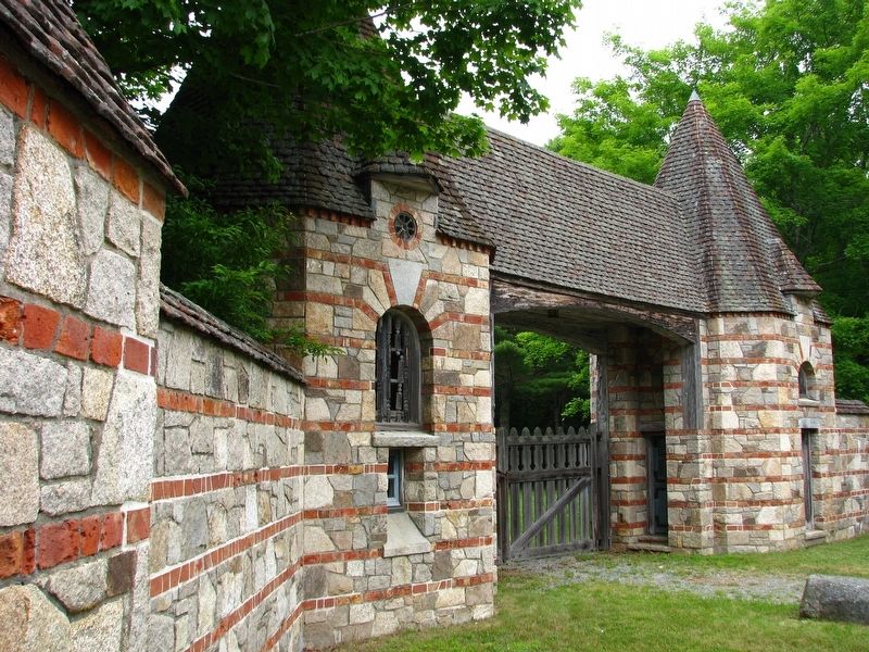 Brown Mountain Gate (<b><i>near the marker</b></i>). Click for full size. Brown Mountain Gate (<b><i>near the marker</b></i>) image. Click for full size.