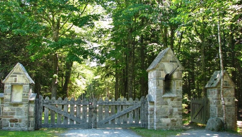 Jordon Pond Carriage Road Gate image. Click for full size.