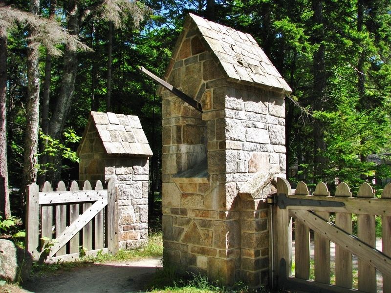 Jordon Pond Carriage Road Gate (<b><i>detail view</b></i>) image. Click for full size.