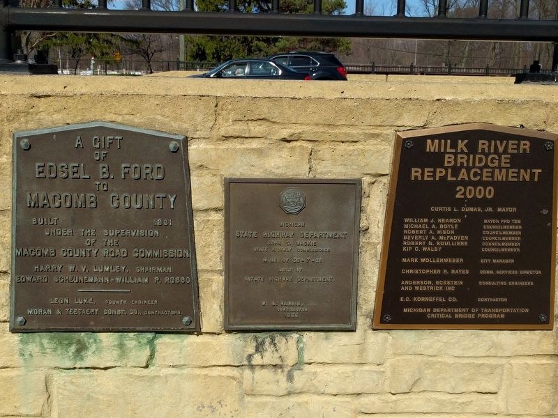 Plaques on the Milk River Bridge image. Click for full size.