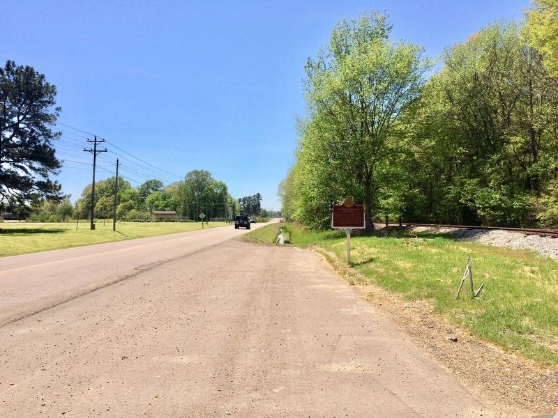 Wide view of marker looking south on highway 35N. image. Click for full size.