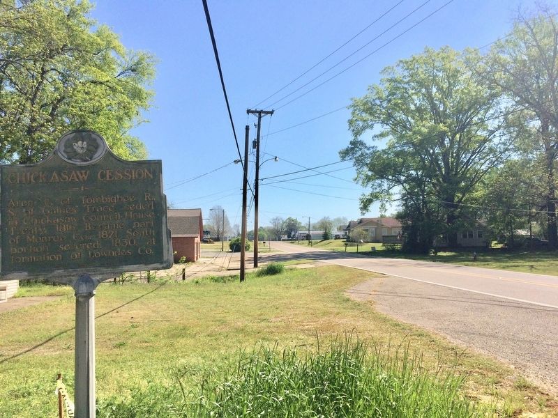 View from Chickasaw Cession marker north on Highland Drive. image. Click for full size.