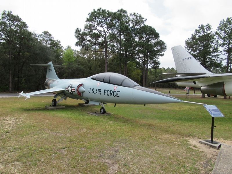 F-104 Starfighter & Marker image. Click for full size.