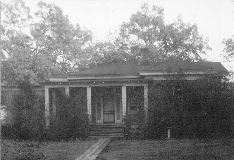 Photo of the former Dead House, University of Mississippi. image. Click for full size.
