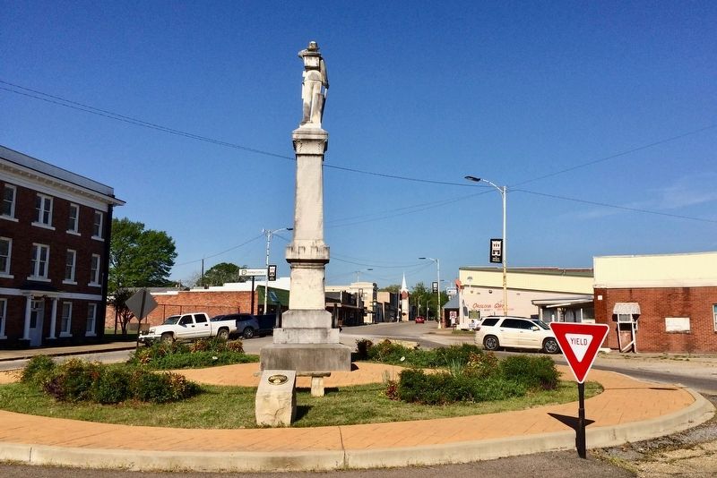 Nearby Confederate monument (marker to left of white SUV). image. Click for full size.