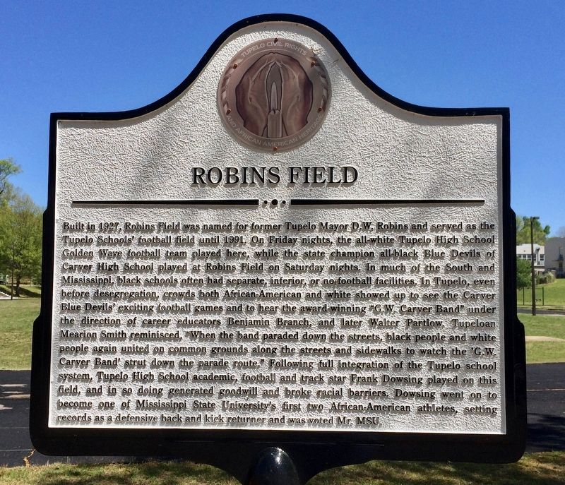 Robins Field Marker image. Click for full size.