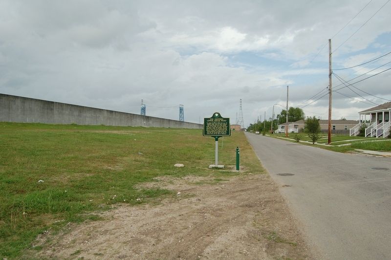 The Historic Lower Ninth Ward / Industrial Canal Flood Wall Marker image. Click for full size.