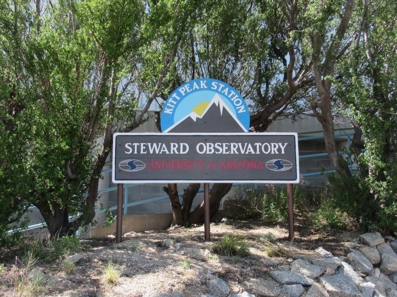 Steward Observatory, University of Arizona image. Click for full size.