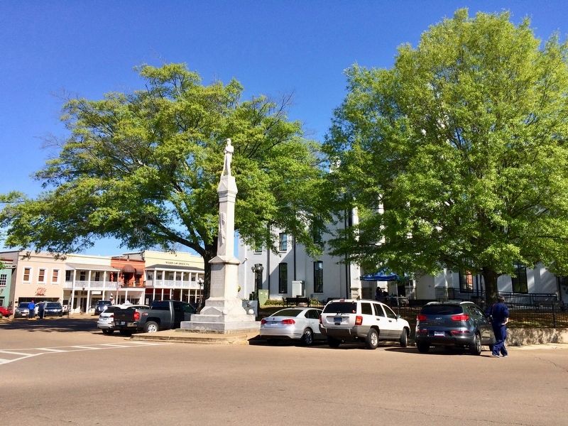 View of monument, courthouse and Courthouse Square. image. Click for full size.