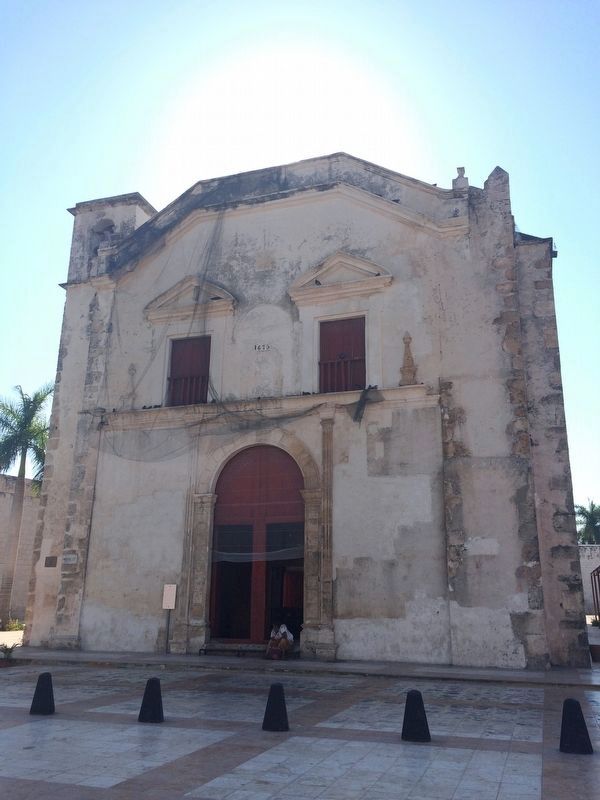 The nearby Church of San Juan de Dios, just north of the bastion. image. Click for full size.