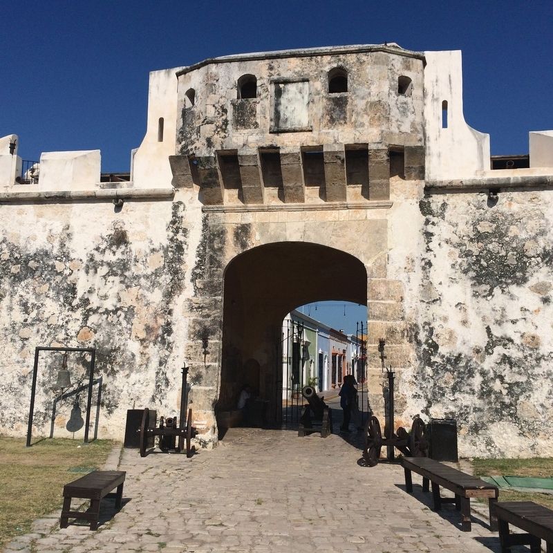 Campeche's Land Gate image. Click for full size.