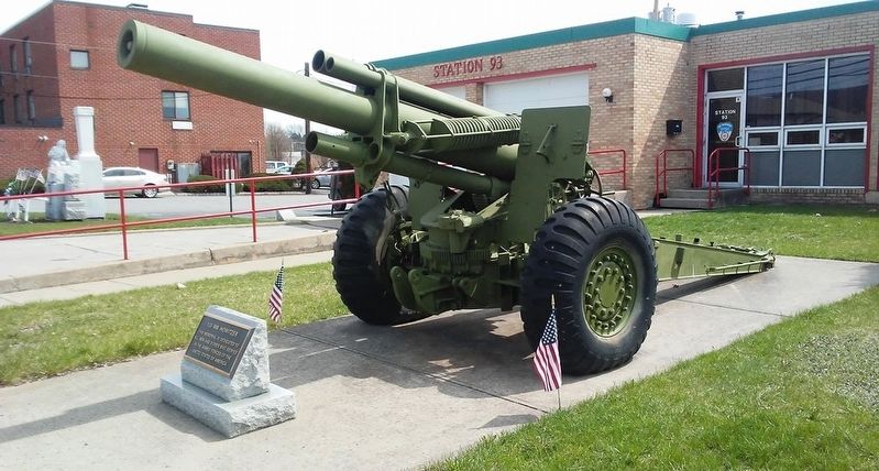 Veterans Memorial Marker and Howitzer. Click for full size. Veterans Memorial Marker and Howitzer image. Click for full size.