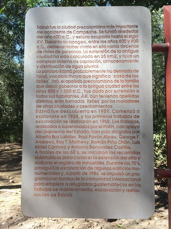 An additional marker near The Ambassadors' Platform Marker, in Spanish. image. Click for full size.