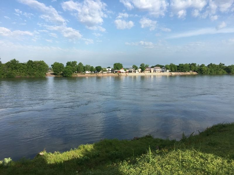 The Tennessee River as viewed from the marker image. Click for full size.