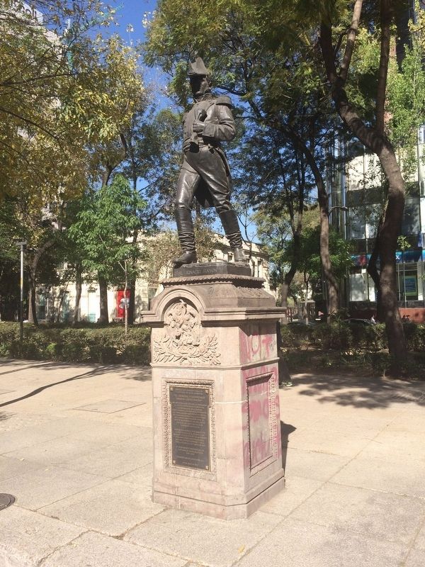 General Ignacio Lpez Rayn statue and marker image. Click for full size.