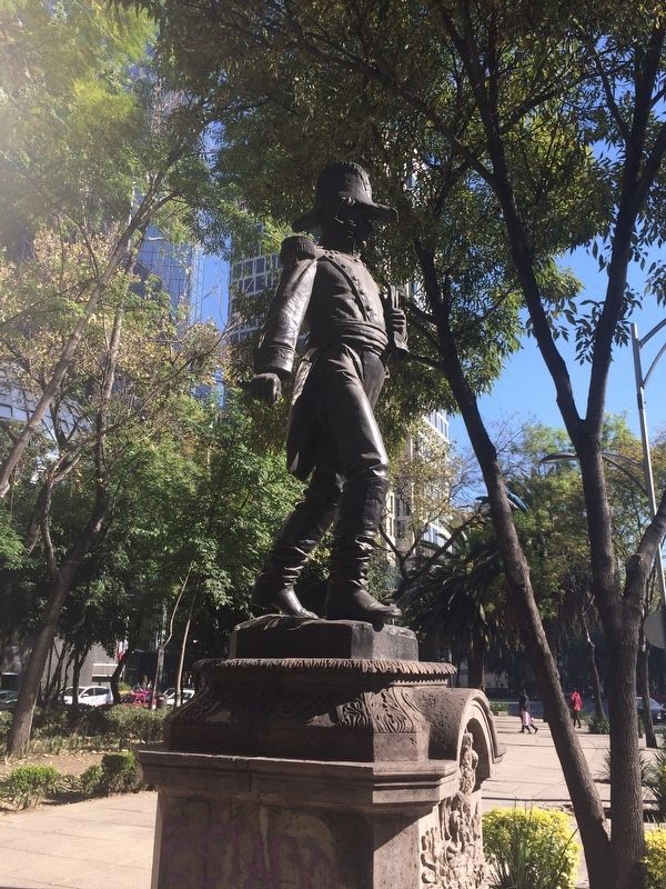 General Ignacio Lpez Rayn statue image. Click for full size.